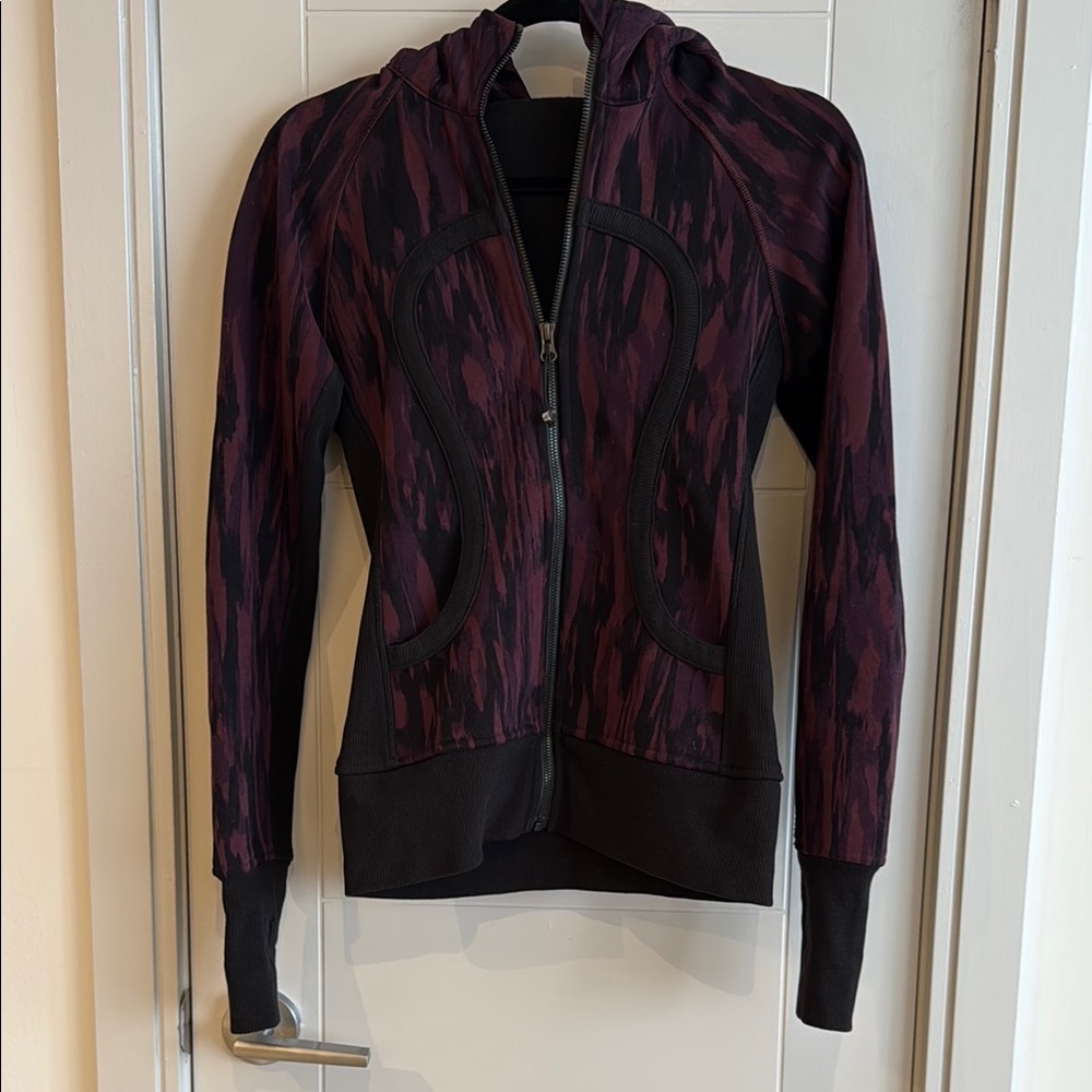 Lululemon Athletica Purple and Black Fitted Jacket